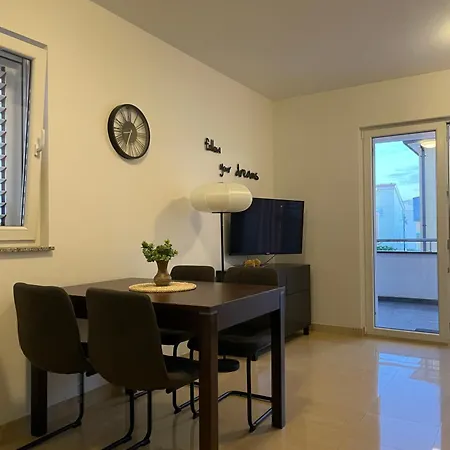 Sunrise Διαμέρισμα *